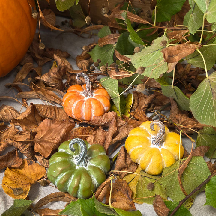 3er Set Deko-Kürbisse aus Polyresin Herbstdeko in Orange, Gelb und Grün Ø 8 cm - Foto 2