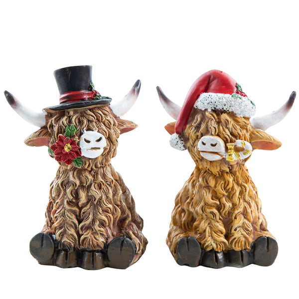 Logbuch-Verlag Highland-Kuh Weihnachtsdeko 2er Set, Braun, Figuren mit Mütze & Zylinder,  aus Poly 9 cm hoch, Winterdeko für Tisch, Regal oder Fensterbank