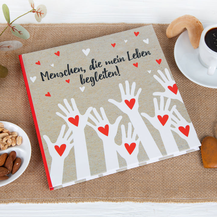 50 Stück kleine weiß rot karierte HERZ Tischkarten Namens-Schilder Sitzkarten Platzkarten - MIT JEDEM Stift beschreibbar - zur Hochzeit Kommunion Weihnachten Geburtstag Taufe Valentinstag Muttertag