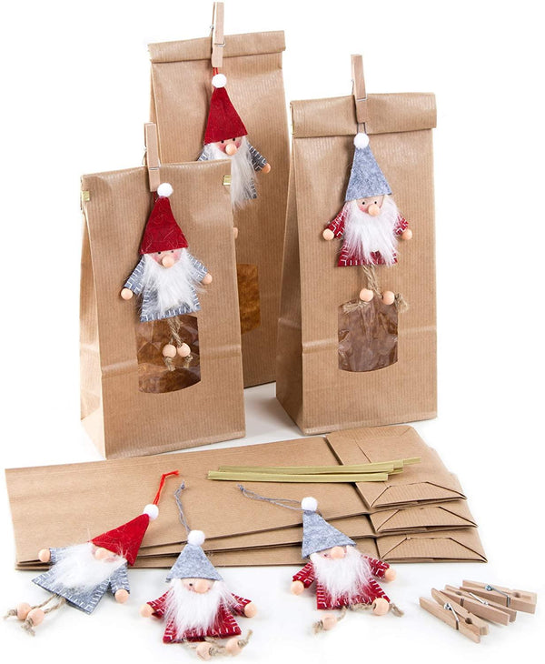 Logbuch-Verlag 12 braune Blockbodenbeutel mit Wichtelanhänger + Klammern - Verpackung Weihnachtsgebäck Plätzchen Pralinen