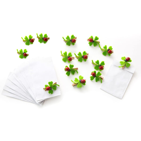 Set aus 14 weißen Gastgeschenk-Tüten Mitgebsel mini-Papiertüten 5,3 x 7,8 cm + 14 Holzklammern Zierklammern Deko-Klammern Filz Glücks-klee Marienkäfer zur Hochzeit, Taufe - oder als Tischkarten! - Foto 1