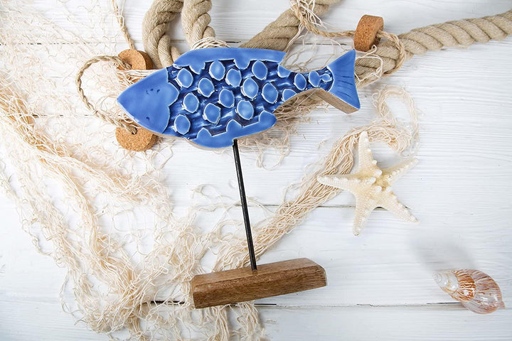 2 kleine Seesterne blau braun aus Holz - Maritime Deko stehend