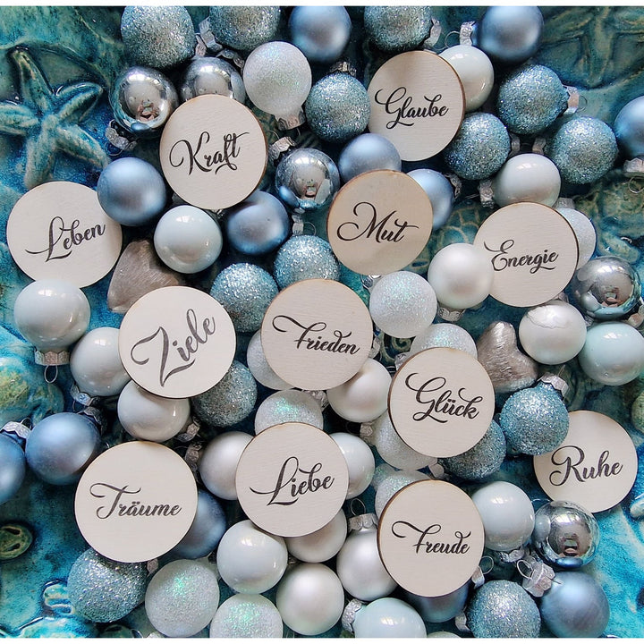12 Glückstaler aus Holz inkl. braunes Säckchen - Worte Liebe Glück Freude Glückssteine 4 cm - Foto 4