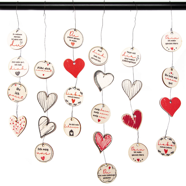 16 Weihnachtsanhänger aus Holz - Kugeln & Zapfen mit Sprüchen 8-12 cm
