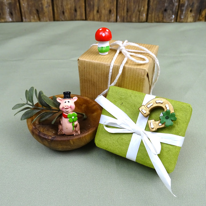 Set 46 Mini Glücksbringer Streuteile mit Klebepunkt Glückspilz Marienkäfer Kleeblatt - Glückssymbole zum Streuen - Foto 5