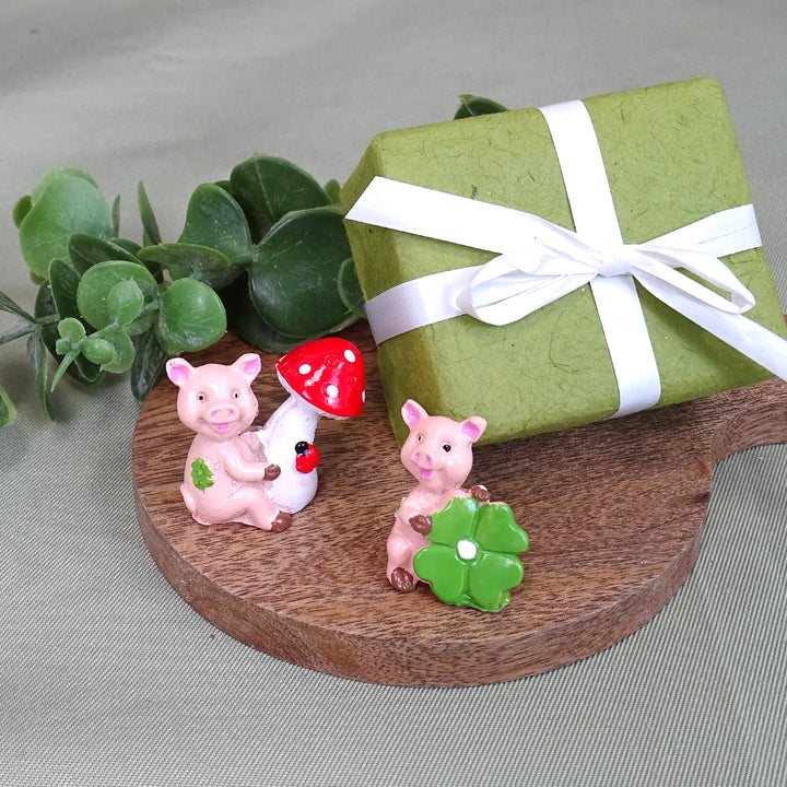 4er Set Glücksschweine mit Kleeblatt & Fliegenpilz – Mini-Figuren 3 cm aus Polyresin, Glücksbringer & Silvesterdeko - Foto 2