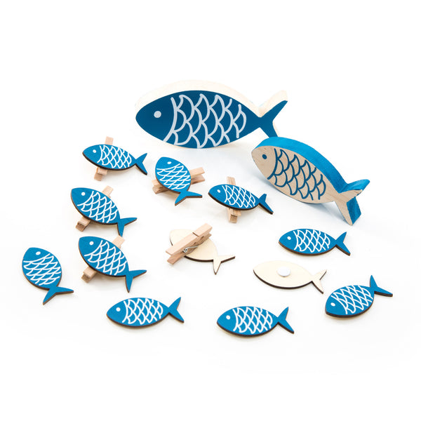 Maritime FISCHE Tisch-Deko Set 53-tlg: 10 blau türkis weiß Menükarte + 25 Tischkarten + 18 kleine FISCH Streuteile Tisch-deko m. Klebepunkt Kommunion Taufe Hochzeit und Geburtstag