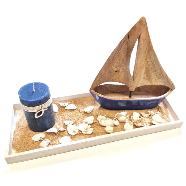 Logbuch-Verlag Maritimes Deko Geschenkset mit Teelichtgläser Muscheln Fischen auf Sand auf einem Kerzentablett 45 x 18 cm