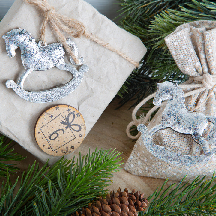12 Holzanhänger Weihnachten Baumschmuck weiß gold