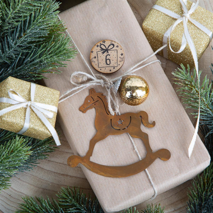 Logbuch-Verlag 48 weihnachtliche Sticker - Geschenke beige grün blau pastell - 4 cm Weihnachten Aufkleber Hygge Scandi