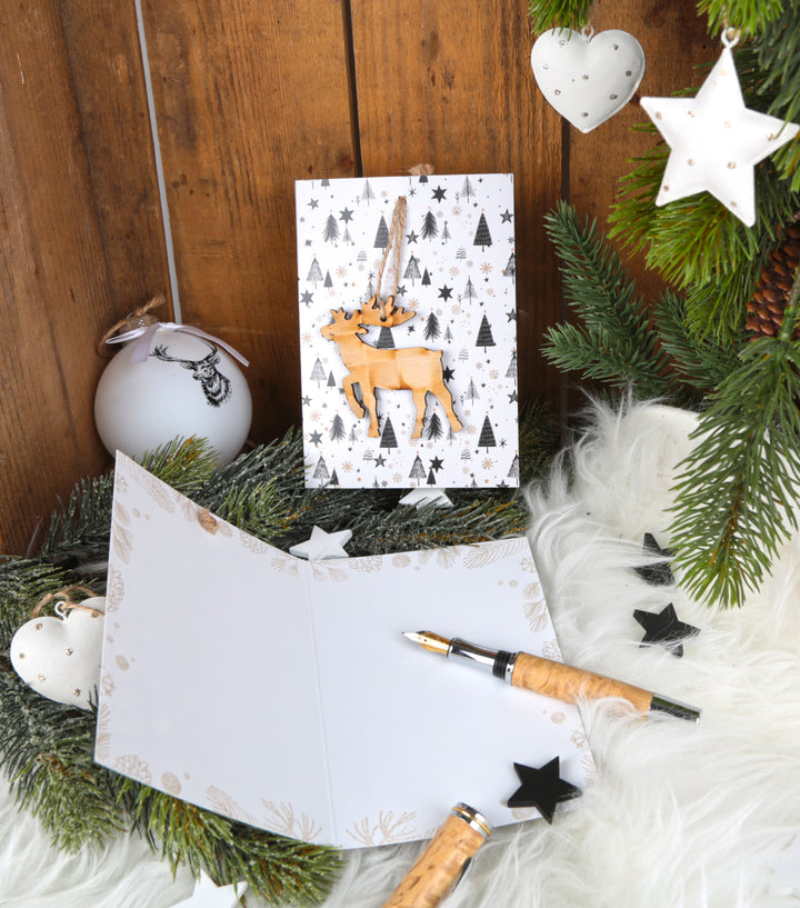 10 schwarze Kraftpapier Papiertüte Geschenktüte gepunktet mit Henkel Boden 18 x 8 x 22 cm + 10 weihnachtliche Aufkleber FROHE WEIHNACHTEN ALLES GUTE FÜRS NEUE JAHR grün beige Geschenkverpackung