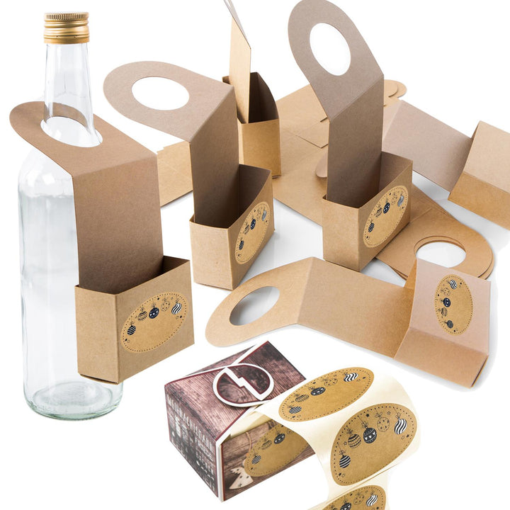 Logbuch-Verlag 10 Flaschenanhänger aus Kraftpapier mit Weihnachtssticker braun rot zum Beschriften - Weihnachtsverpackung Weinflaschen