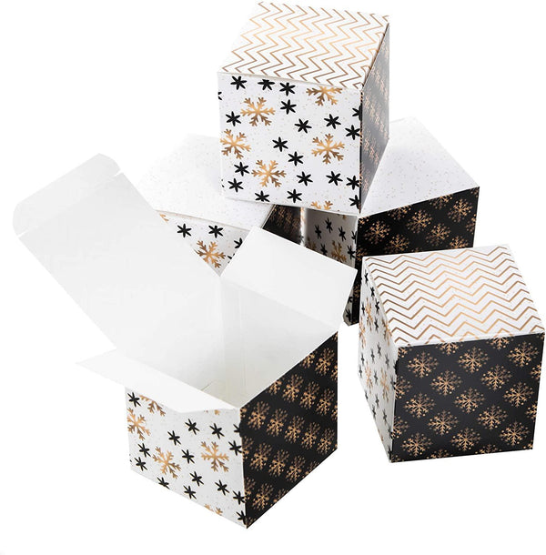 Logbuch-Verlag 10 kleine Geschenkboxen Tiere Weihnachten Geschenkschachtel Verpackung 10 x 10 cm Box Schachtel für Weihnachtsgeschenk Kinder give-away