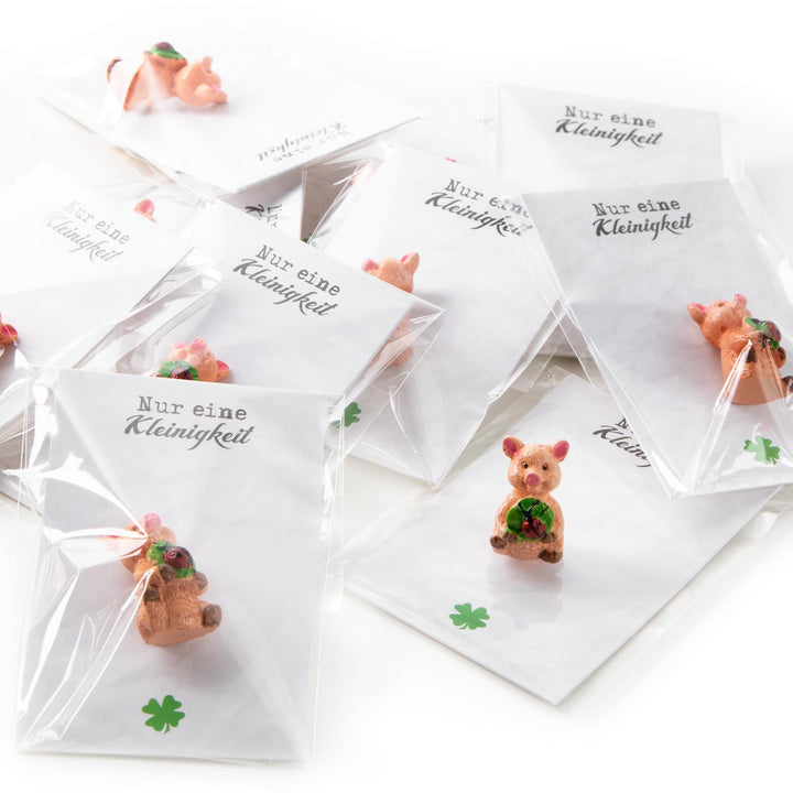 10 kleine Gastgeschenke - rosa Glücksschweine + Nur eine Kleinigkeit Kärtchen in weiß schwarz - Foto 1
