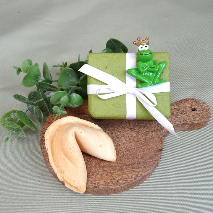 Kleine Geschenke - grüner Frosch + rustikales Kärtchen mit Text Viel Glück - Foto 3