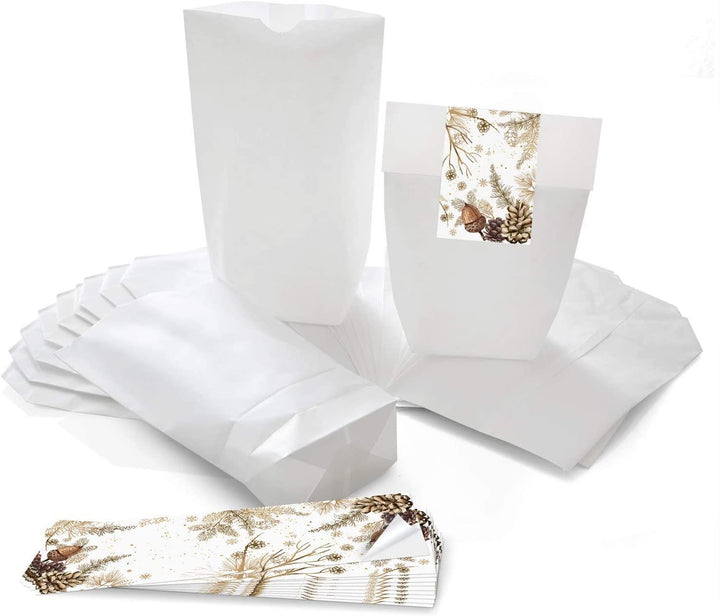 Logbuch-Verlag 50 kleine Geschenkbeutel FROHES FEST Weihnachten braun 16,5 x 26 x 6,5 cm mit Aufkleber rot grün Verpackung Papiertüte Geschenktüte