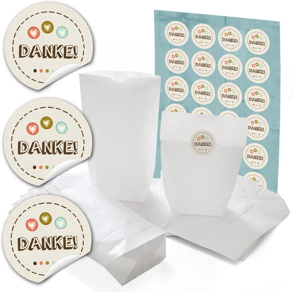 25 x WeihnachtsVerpackung Papiertüte Frohe Weihnachten Beutel ROT glänzend 14 x 22 x 5,5 + 25 Weihnachtsaufkleber - Verpackung Kraftpapier schwarz weiß Geschenke Geschenkpapier weihnachtlich