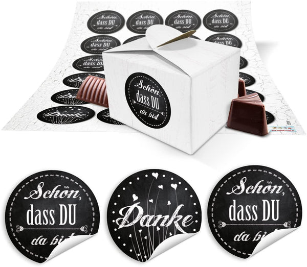 24 kleine weiße Weihnachtsschachteln 8 x 6,5 x 5,5 Verpackung Schachteln für mini Geschenke give-away zu Weihnachten + 24 rot beige Aufkleber mit Frohes Fest, Frohe Weihnachten, … zum Befüllen
