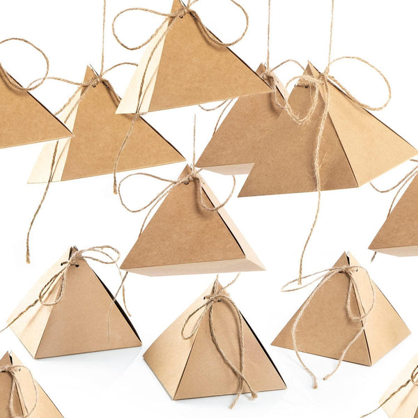 12 Geschenkboxen mit Schnur zum Verschließen - Kraftpapierschachteln in Pyramiden Form 14 x 14 cm - Foto 1