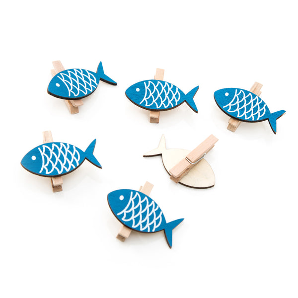 Kleine blaue Fische aus Holz auf Deko Klammern - 5 cm maritim - zum Zumachen 12 Stück