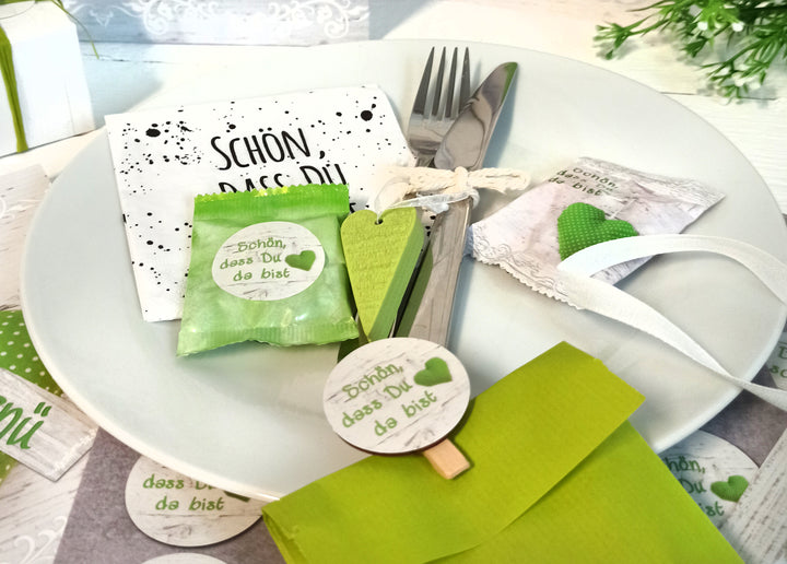 Give-Away Fruchtgummi Tütchen - Mini Gummibärchen Tüten grün blanko zum Beschriften 50 Stück