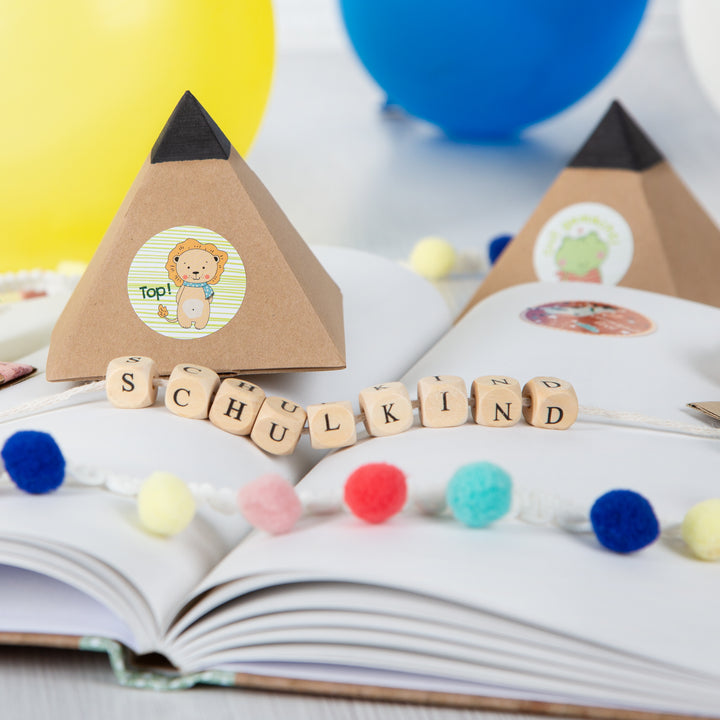 Mini Geschenkboxen aus Kraftpapier braun in Pyramiden-Form 50 Stück