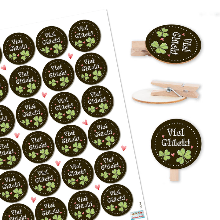 Logbuch-Verlag Set 96 Weihnachtsaufkleber Schneeflocke beige + 96 Holzwäscheklammern mit Scheibe Verpackung Basteln Deko Weihnachten Papiertüten verschließen