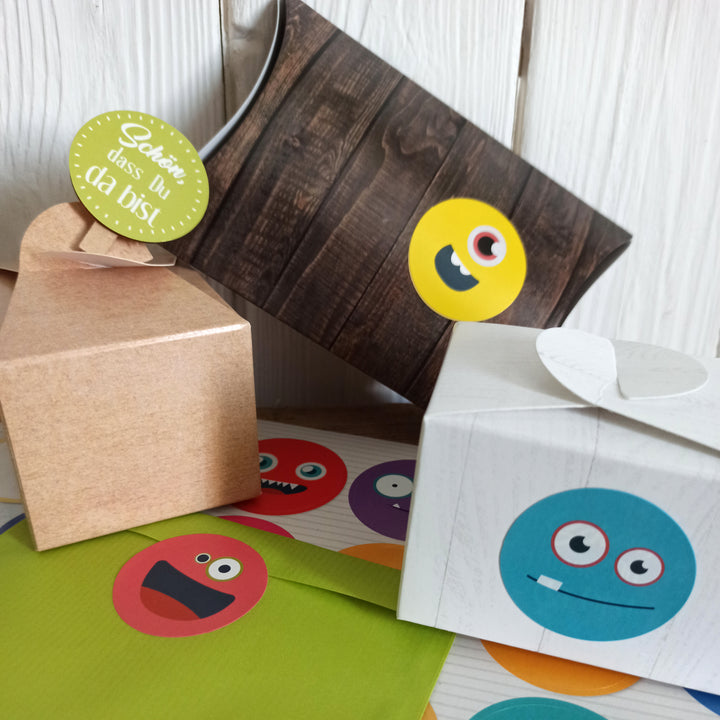 24 Klammern aus Holz + 24 runde Sticker Schön, dass du da bist zum Basteln als Dekoration Give-away - blau maritim