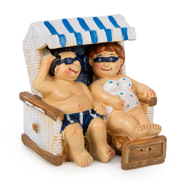 Dekofigur Urlauber Paar Mann und Frau im Strandkorb Maritime Deko kurioses Geschenk 7 x 8 cm - Foto 1