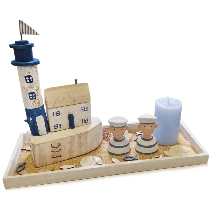 Komplettes Deko Set maritim als Geschenk mit Strandhaus Matrosen Sand und Muscheln auf einem Holztablett 45 x 31 cm - Foto 1