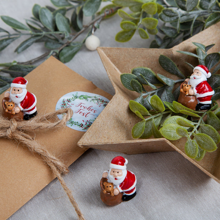 4 Mini Nikolaus Figuren mit Teddybär Weihnachtsmänner 3cm - Foto 2