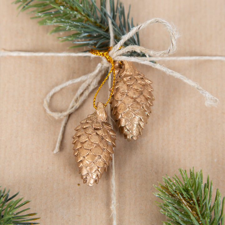 6 goldene Zapfen Lärchen Baumzapfen Weihnachten zum Aufhängen 5 cm - Foto 3