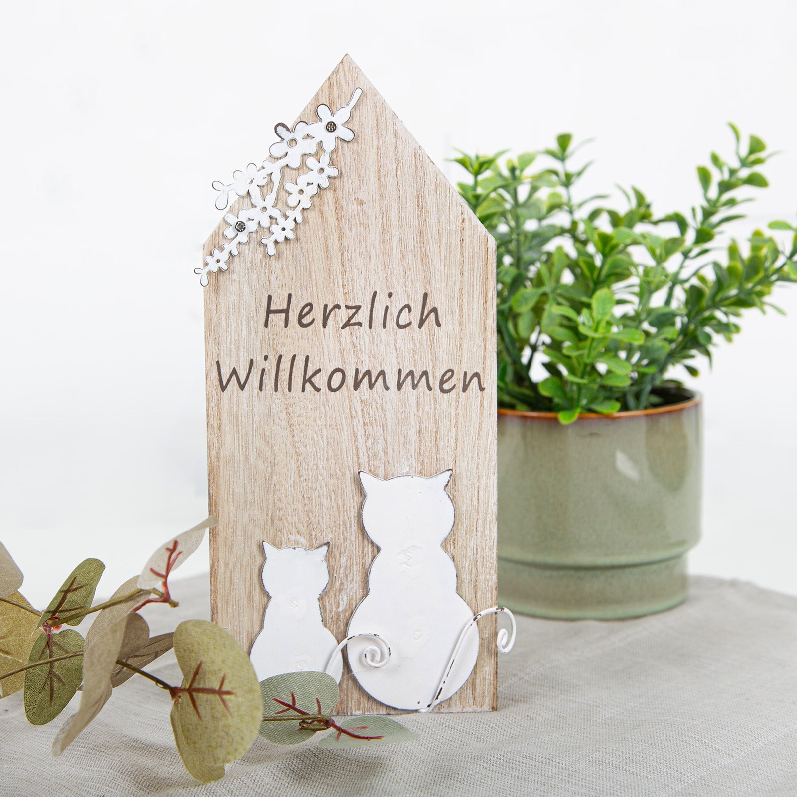 Holz Haus Herzlich Willkommen Mit Katzen Motiv 10x22 Cm Dekoration holz-haus-herzlich-willkommen-mit-katzen-motiv-10x22-cm-dekoration